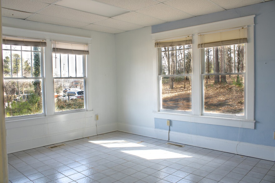 More Photos Of 611 Carthage St, Sanford Medical For Lease