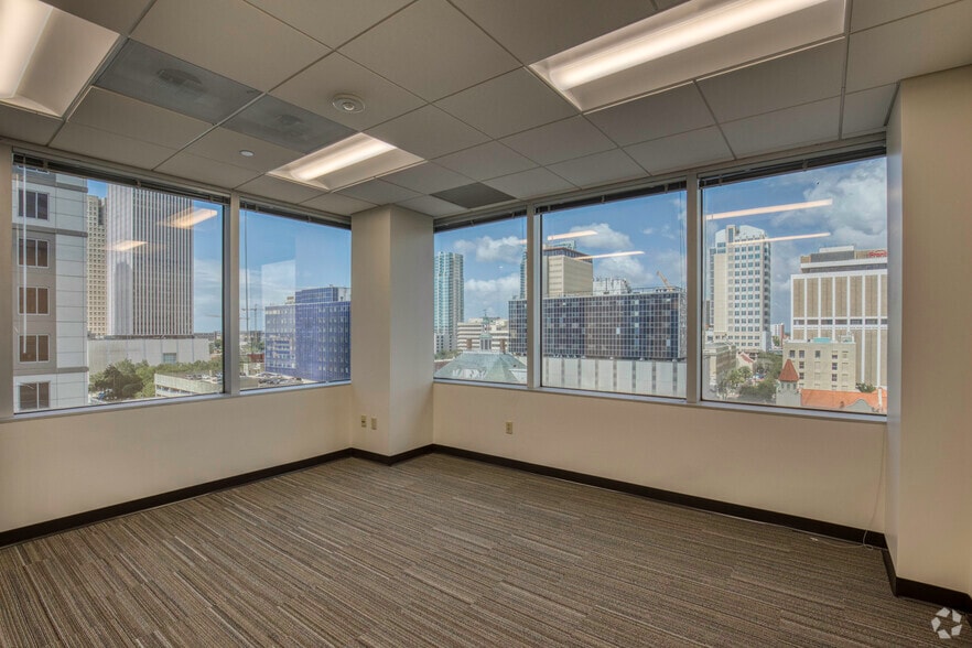 More Photos Of 501 E Kennedy Blvd, Tampa Office For Lease