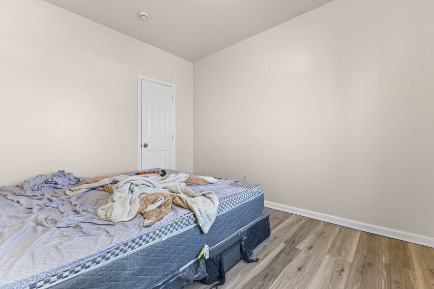More Photos Of 13660 Ohio St, Detroit Apartments For Sale