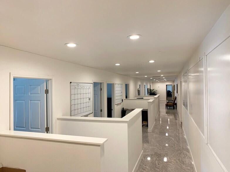 More Photos Of 965-975 E Willow St, Signal Hill Warehouse For Sale