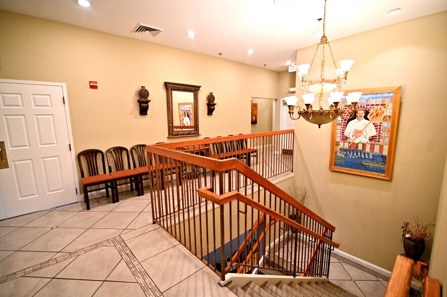 More Photos Of 15120 Washington St, Haymarket Restaurant For Sale