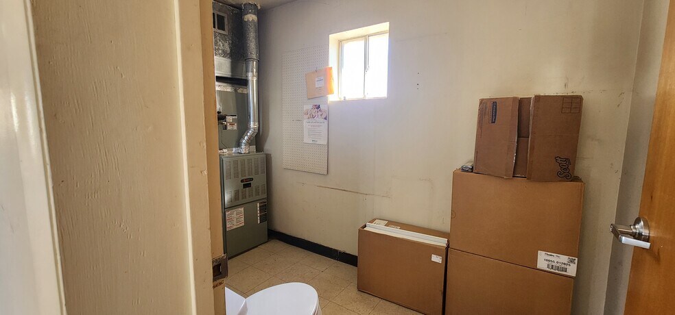 More Photos Of 435 Park Ave, Ash Fork Post Office For Sale