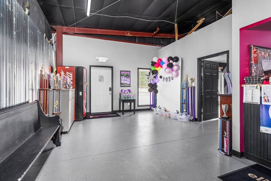More Photos Of 2040 Fenner Rd, Rocky Mount Warehouse For Sale
