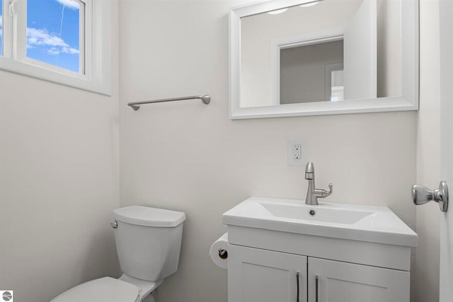 More Photos Of 3066 S M 37, Traverse City Self Storage For Sale