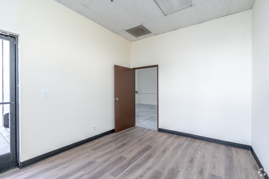 More Photos Of 5405 Arrow Hwy, Montclair Unknown For Lease