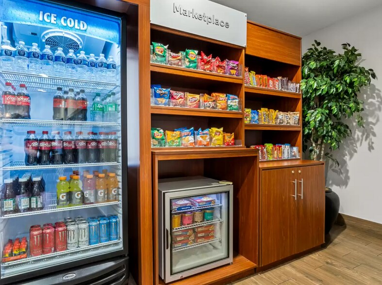 More Photos Of 200 Centennial Blvd, Lindale Hotel For Sale