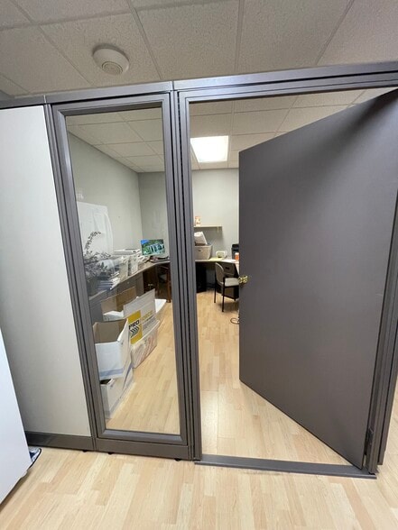 More Photos Of 63 Amity Rd, New Haven Storefront Retail Office For Lease