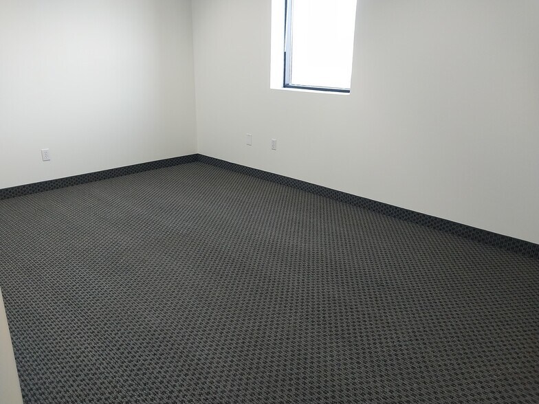 More Photos Of 12424 Ironwood Cir, Rogers Office For Lease