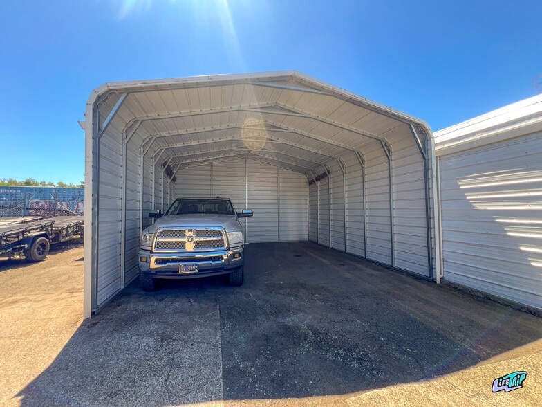 More Photos Of 786 NE Burnside Rd, Gresham Auto Dealership For Sale