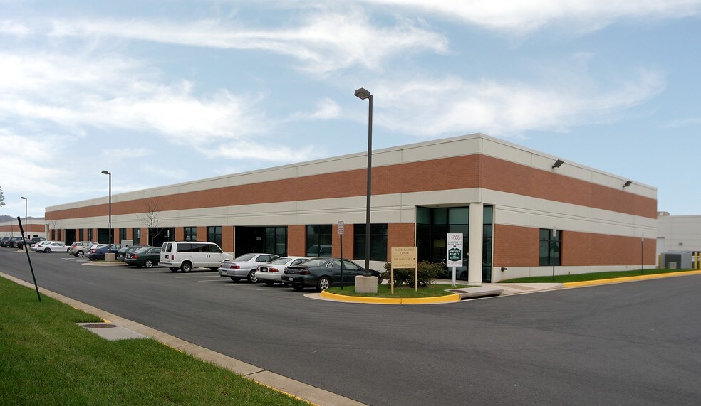 More Photos Of 8480-8498 Kao Cir, Manassas Unknown For Lease