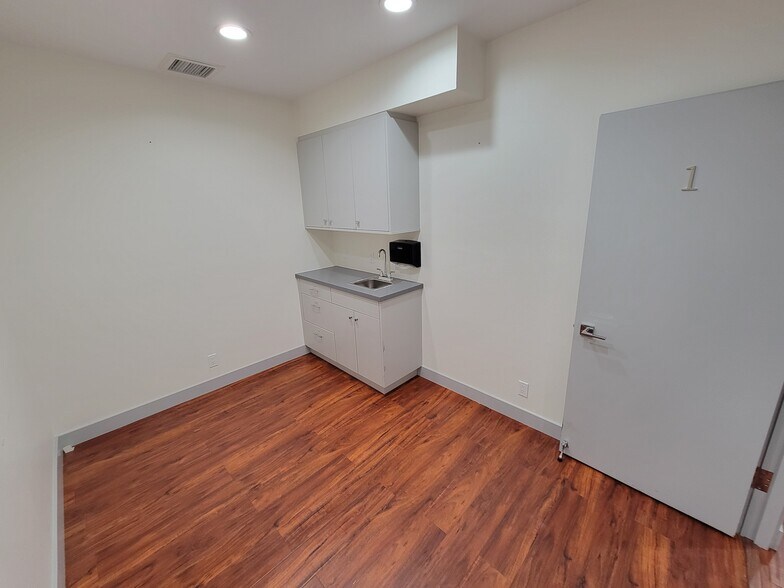 More Photos Of 3231 Waring Ct, Oceanside Medical For Sale