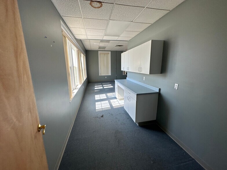 More Photos Of 314 Park St, Fulton Office For Sale