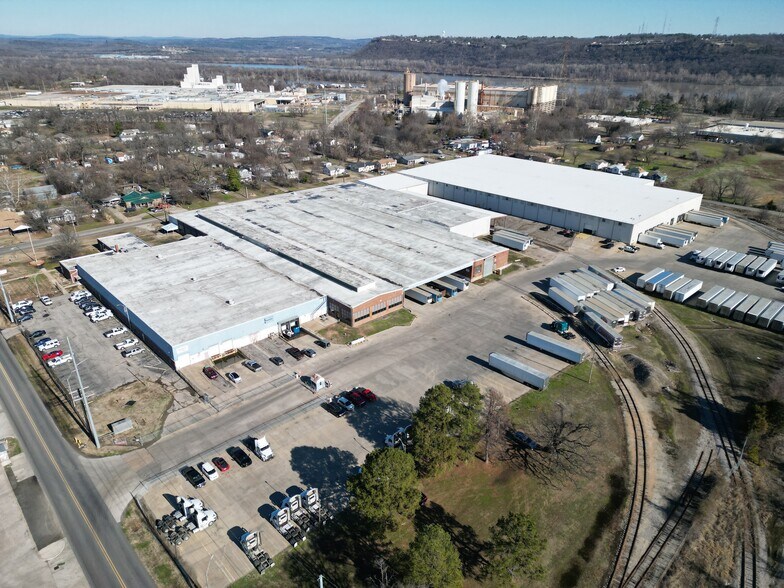 Primary Photo Of 4601 Newlon Rd, Fort Smith Distribution For Lease