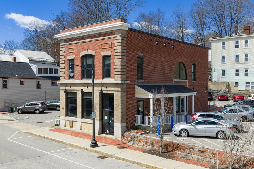 Primary Photo Of 140 Main St, Newmarket Bank For Lease