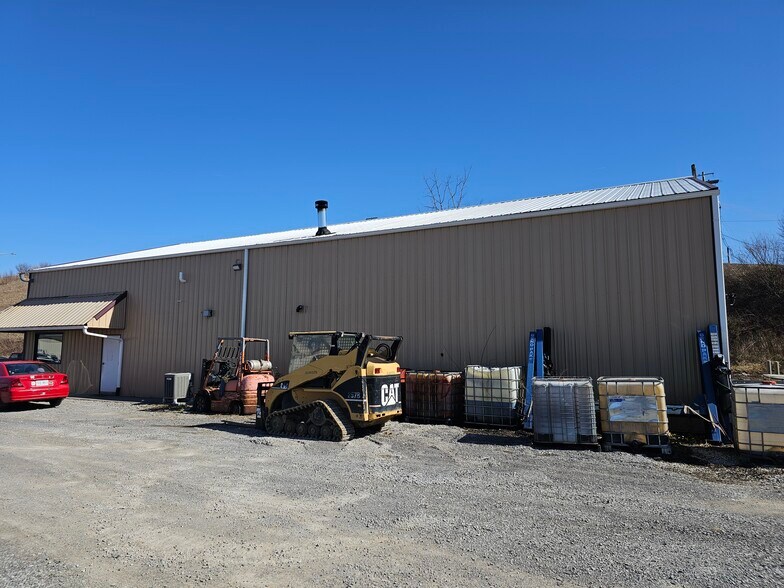 More Photos Of 130 Progress Way NE, Norton Service For Sale