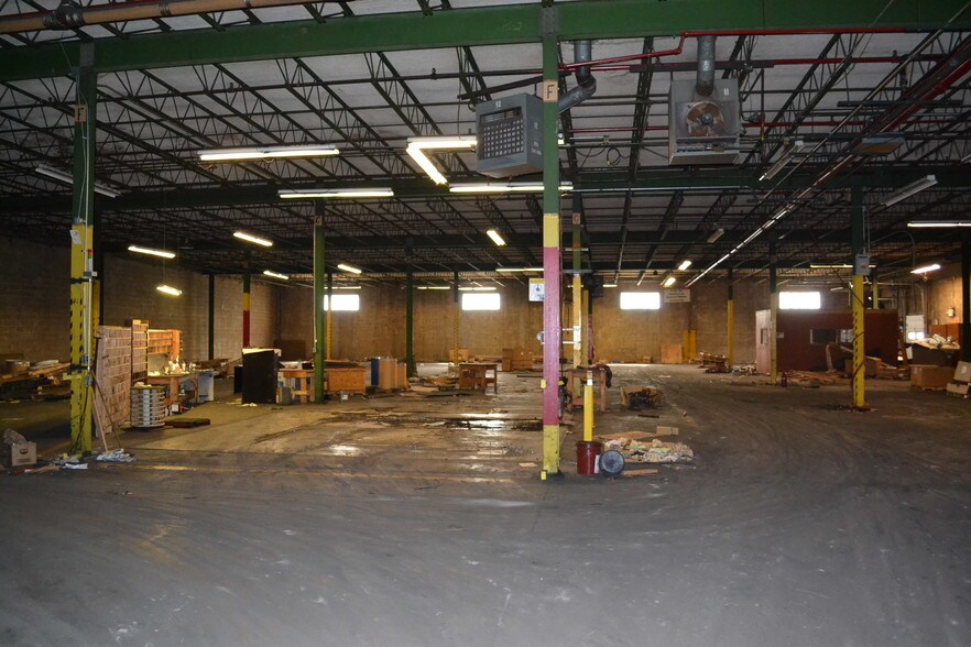 More Photos Of 315 Poston Dr, Crawfordsville Manufacturing For Sale