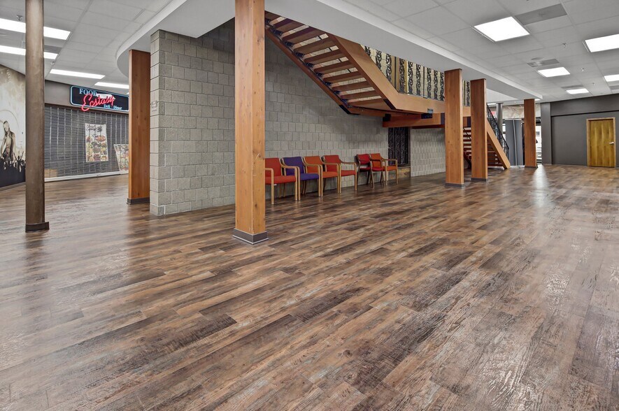 More Photos Of 619 W Saint Germain St, Saint Cloud Storefront Retail Office For Lease