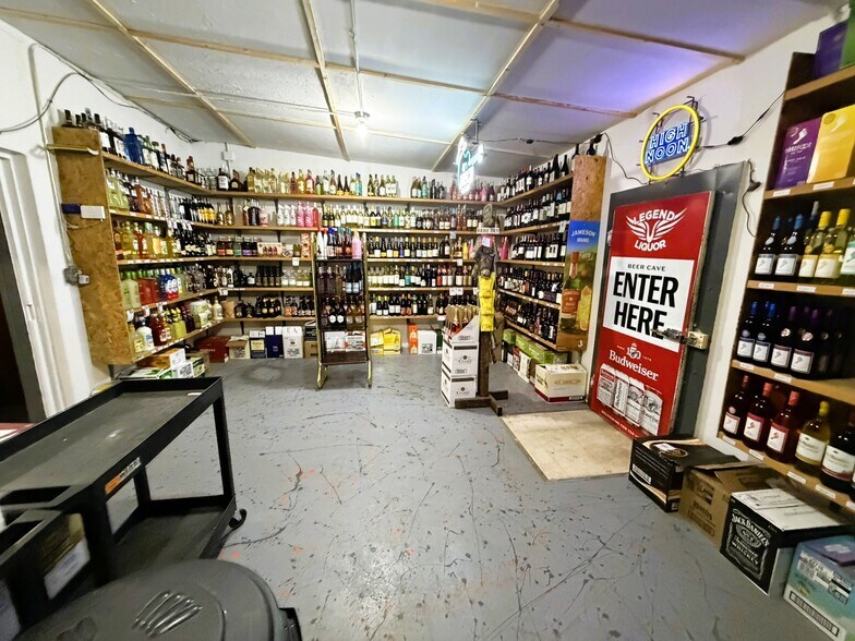 More Photos Of 414 W 14th St, Larned General Retail For Sale