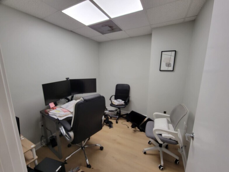 More Photos Of 1250 E Hallandale Beach Blvd, Hallandale Beach Office For Lease