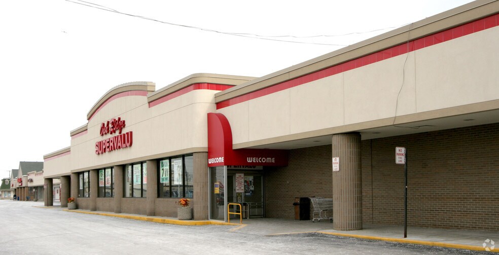 More Photos Of 31240-31340 Groesbeck Hwy, Fraser Unknown For Lease