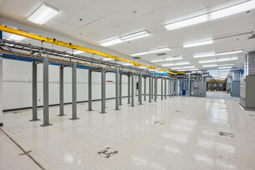 More Photos Of 6440-6490 Shellmound St, Emeryville Telecom Hotel Data Hosting For Lease