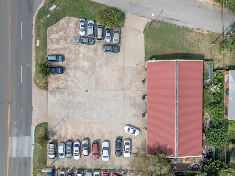 More Photos Of 2359 NW 10th St, Oklahoma City Auto Repair For Sale