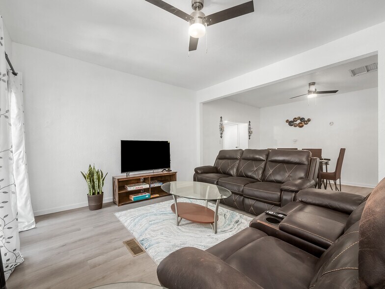 More Photos Of 32989 Weatherly Ln, North Fork Apartments For Sale