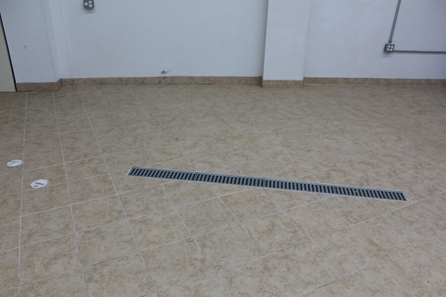 More Photos Of 4906 Harrisburg Blvd, Houston Storefront For Lease