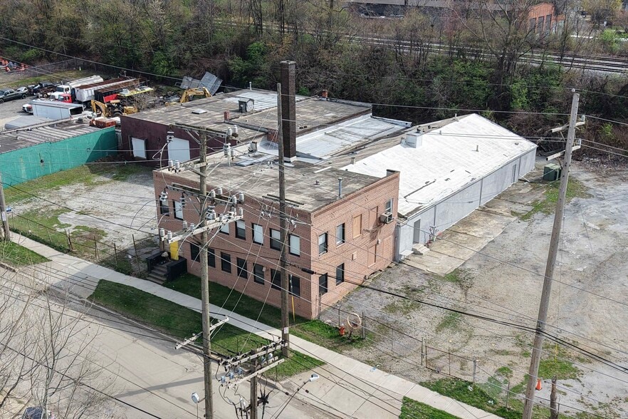 Primary Photo Of 7500 Bessemer Ave, Cleveland Manufacturing For Sale