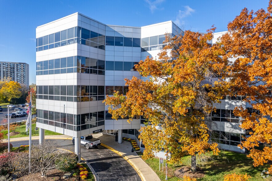 More Photos Of 2 Transam Plaza Dr, Oakbrook Terrace Office For Lease