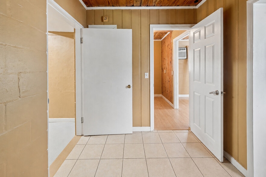 More Photos Of 1320 N Temple Ave, Starke Office For Sale