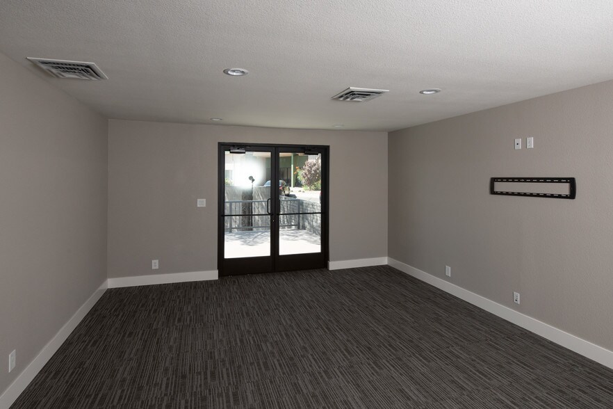 More Photos Of 3291 E Patrick Ln, Las Vegas Medical For Lease
