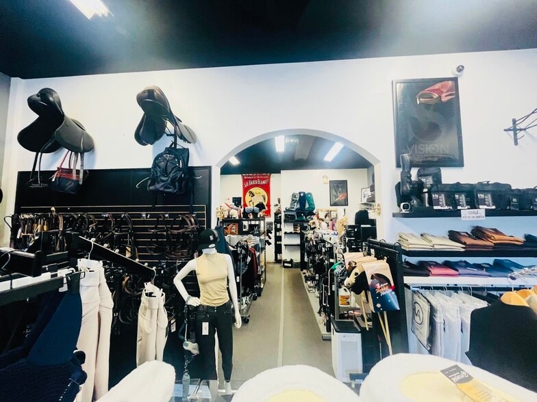 More Photos Of 2130 Robertson Rd, Ottawa Storefront For Lease