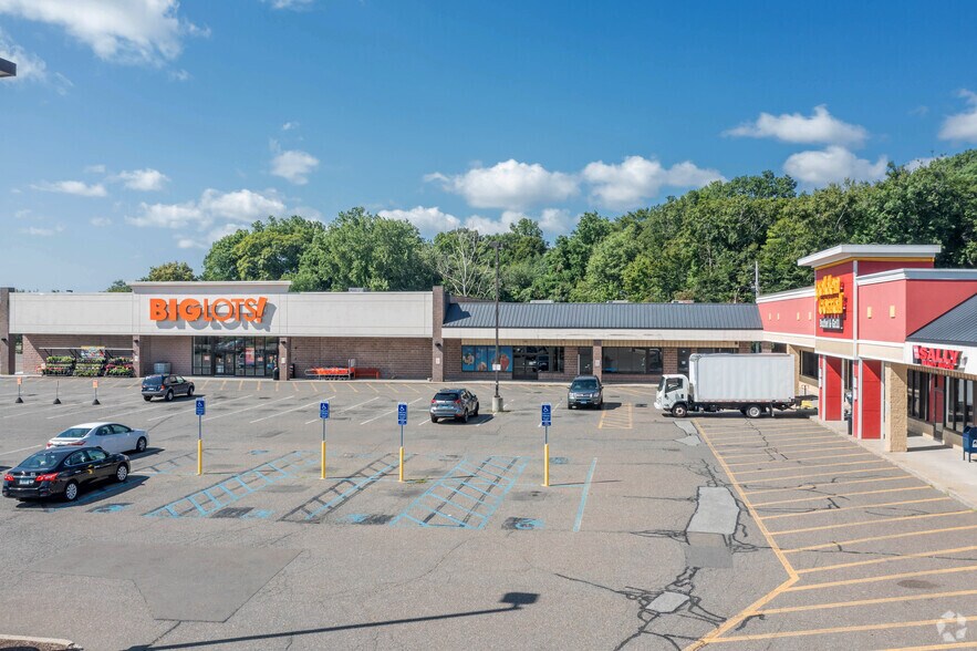 More Photos Of 49-98 Turnpike Sq, Milford Freestanding For Lease