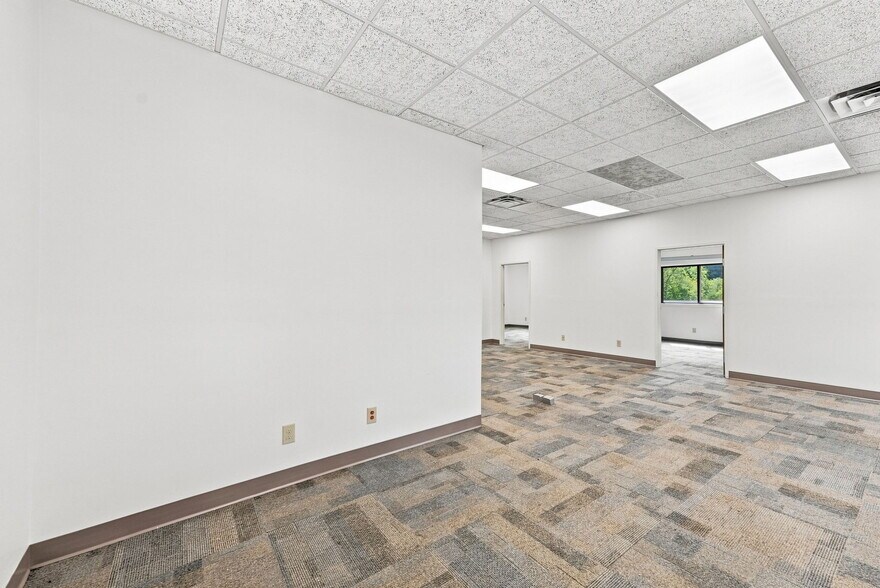 More Photos Of 615-619 Commerce Rd, Richmond Office For Lease