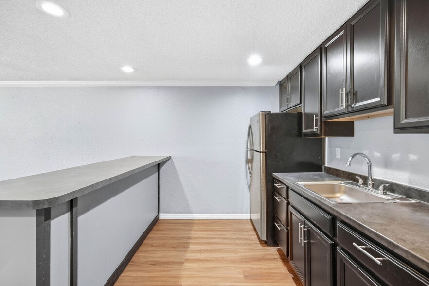 More Photos Of 5901 Bryce Ln, Tampa Apartments For Sale