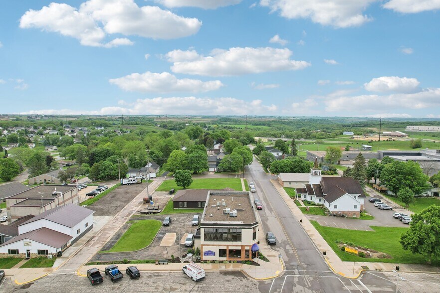 More Photos Of 101 Jones St, Barneveld General Retail For Sale