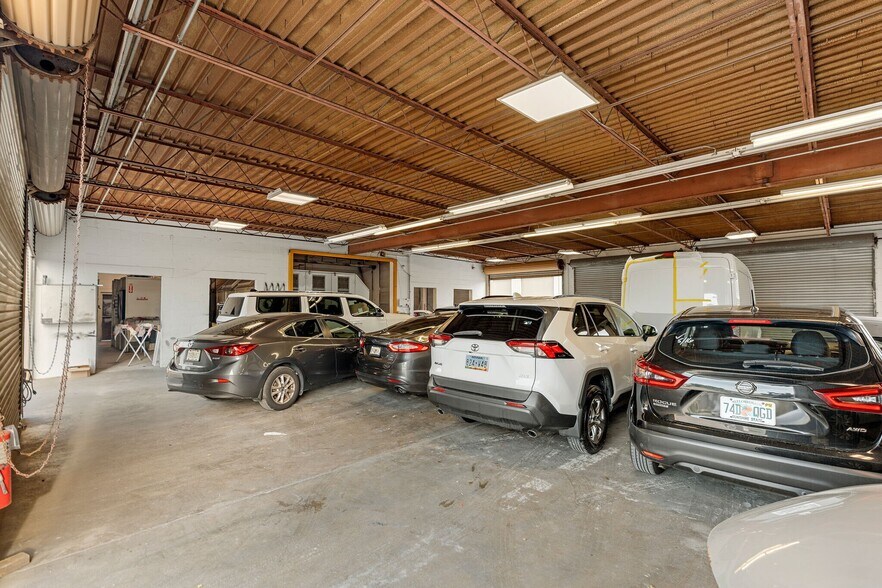 More Photos Of 2559 Fowler St, Fort Myers Unknown For Lease