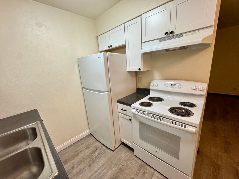 More Photos Of 901 S 74th St, Belleville Apartments For Sale