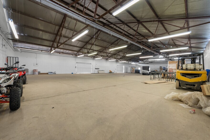 More Photos Of 550 Highway 46, Wasco Warehouse For Lease