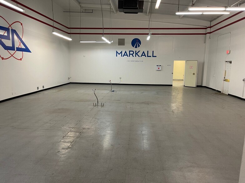More Photos Of 2230 S Anne St, Santa Ana Manufacturing For Sale