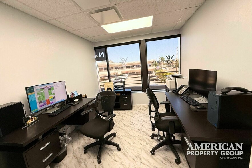 More Photos Of 2345 Bee Ridge Rd, Sarasota Storefront Retail Office For Sale