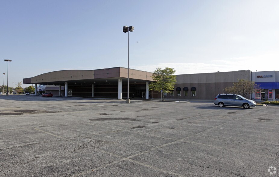More Photos Of 1215-1299 N Rand Rd, Des Plaines Unknown For Lease