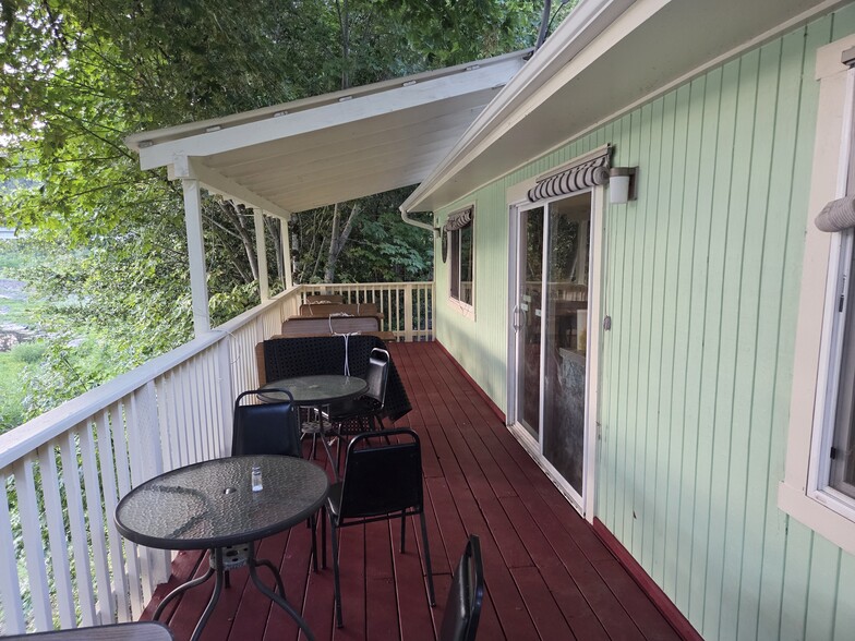 More Photos Of 11424 Oregon 138, Oakland Restaurant For Sale