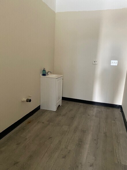 More Photos Of 14760-14772 Bellflower Blvd, Bellflower Unknown For Lease