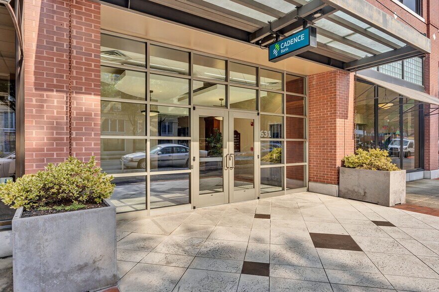 More Photos Of 631 Broad St, Chattanooga Office For Lease