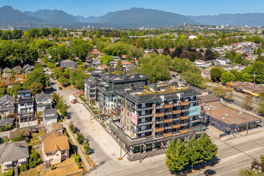 More Photos Of 2406 Garden Dr, Vancouver Multifamily For Sale