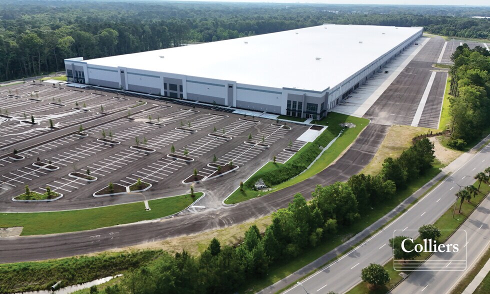 More Photos Of 8000 Palmetto Commerce Pky, Ladson Distribution For Lease