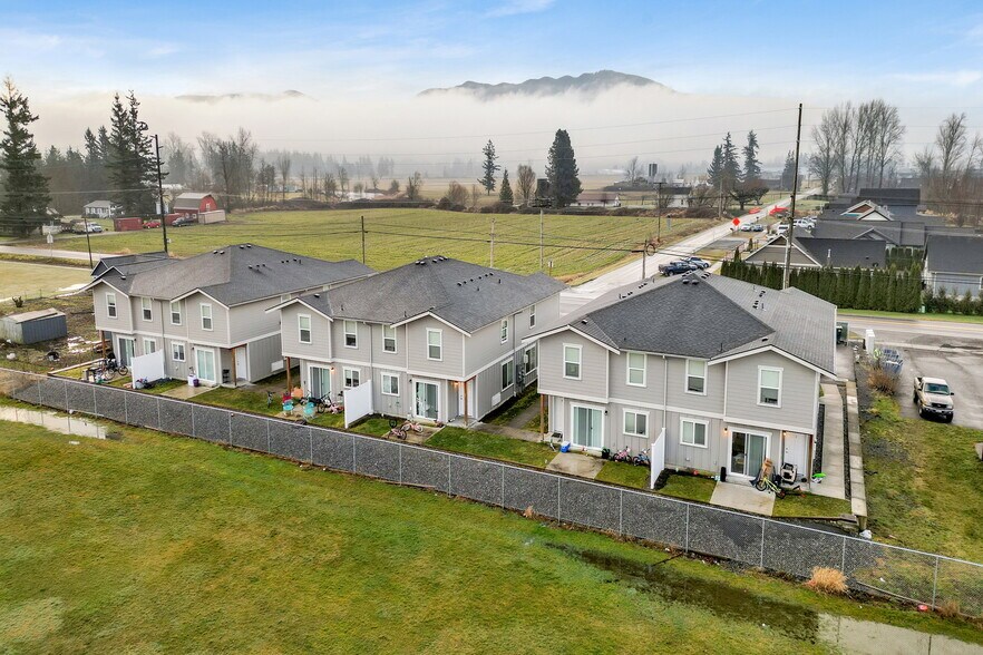 More Photos Of 412 Front St, Sumas Apartments For Sale