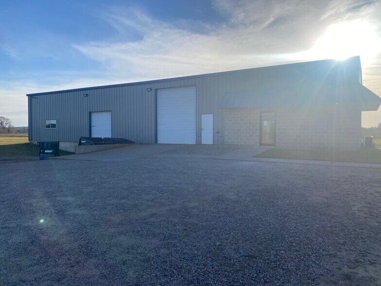 More Photos Of 411 Lorry St, Amherst Manufacturing For Sale